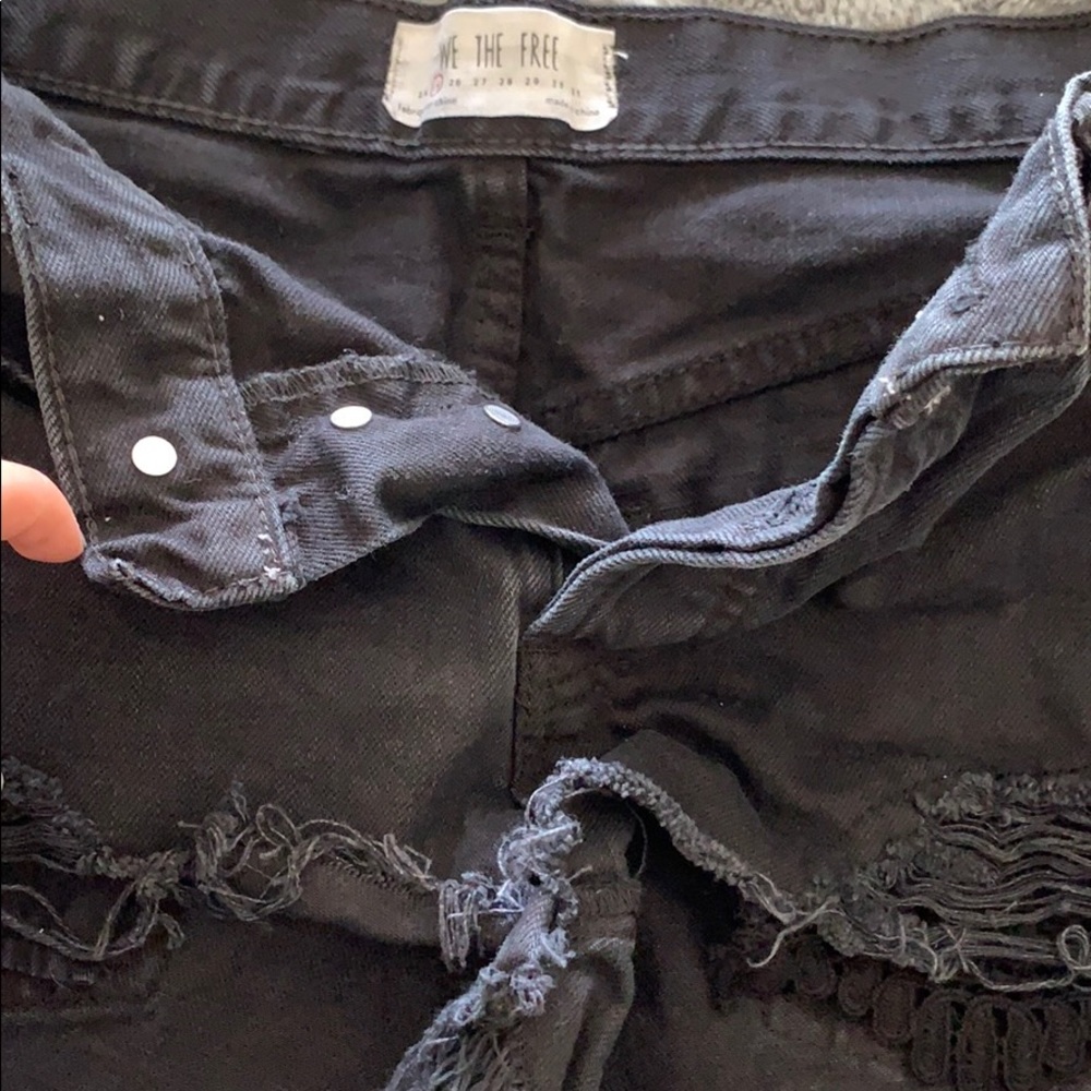 Shorts - Picture 2 of 3